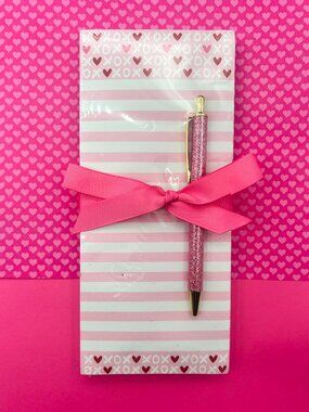 Xoxo List Pad with Glitter Pen